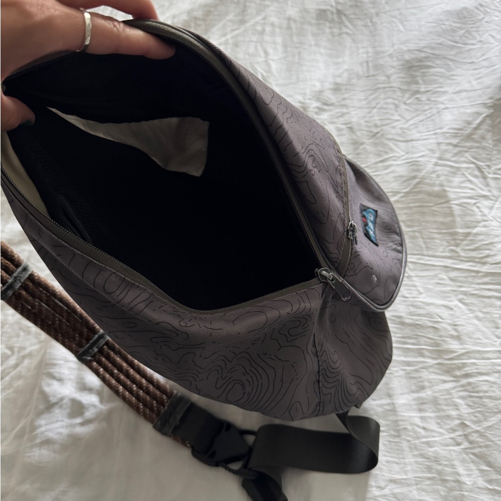 Well Loved Kavu Topo Design Sling Bag - Picture 6 of 9